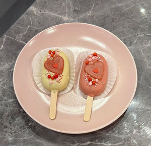 valentine cakesicles - كعك عيد الحب