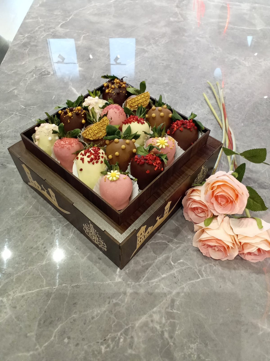 Ramadan Mubarak Wooden Strawberry Box